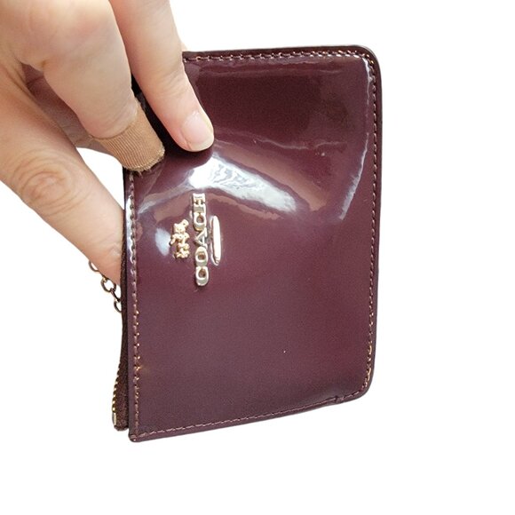 Coach Glossy Burgundy Red Patent Leather Coin Pouch Wristlet w keychain - Picture 3 of 15